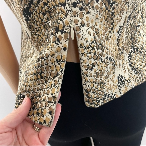 Vintage Lined Animal Print Tank Top with Back Zip-Up - Picture 5 of 10